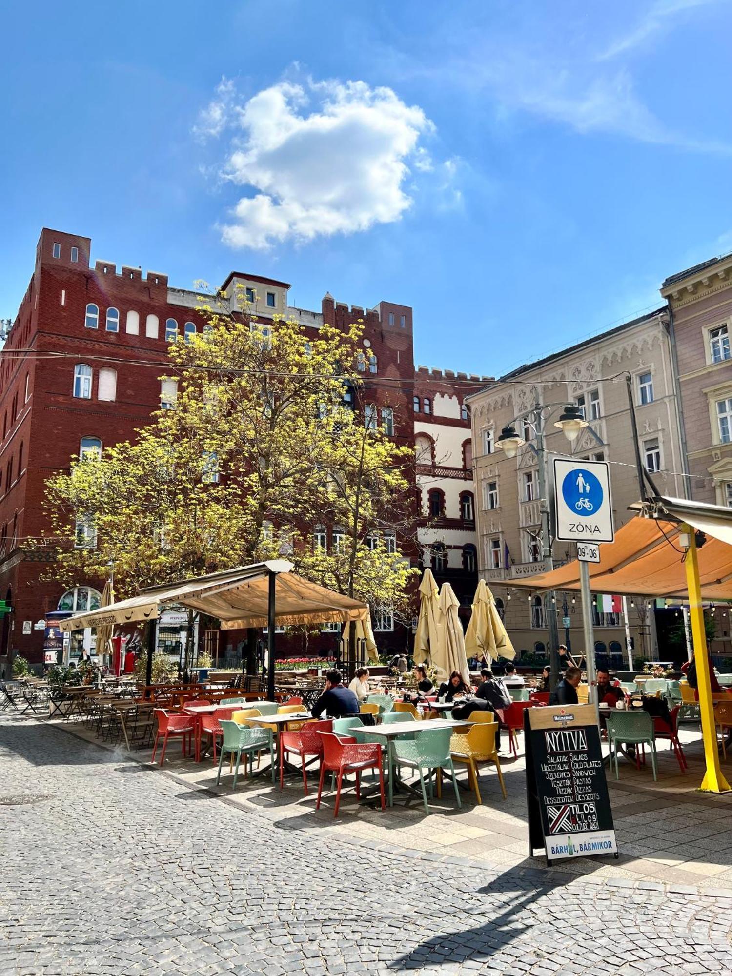 Cedar Inn Budapest - Palace District — Photos 2